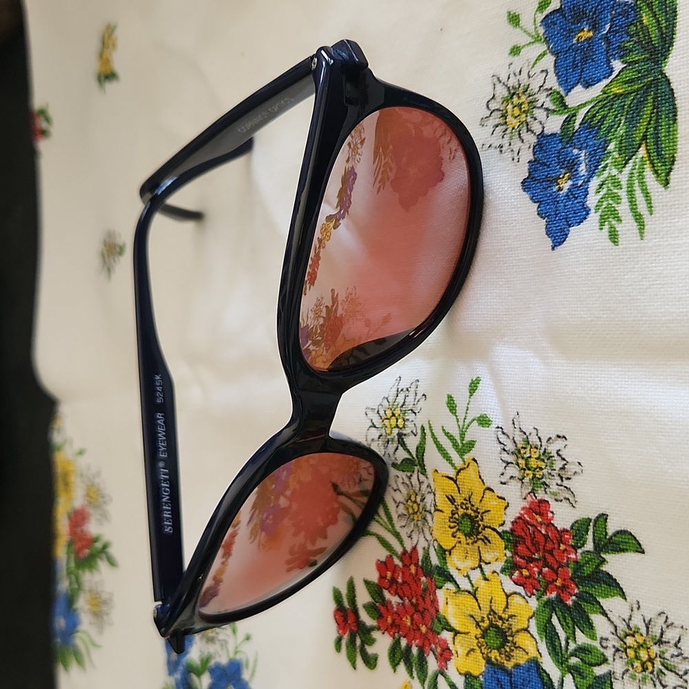 Serengeti 5245K Vermilion Vintage sunglasses GEt them while you have a chance